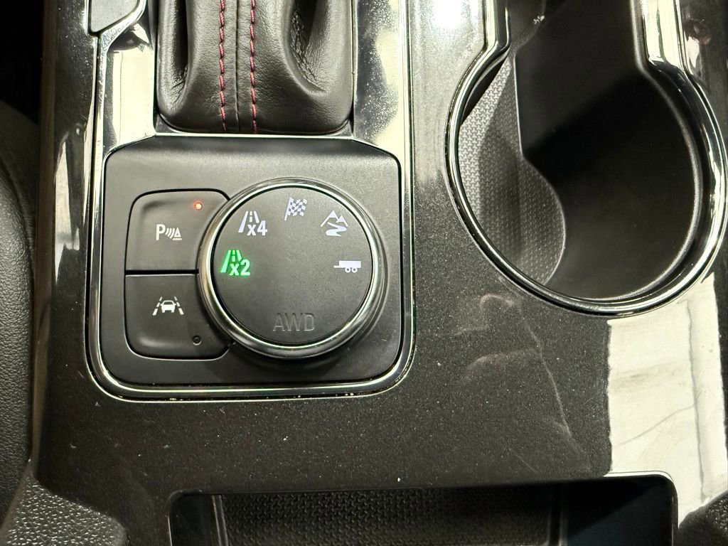 Used 2025 Chevrolet Blazer RS image 39