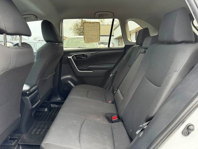 Used 2019 Toyota RAV4 LE AWD/4WD image 12