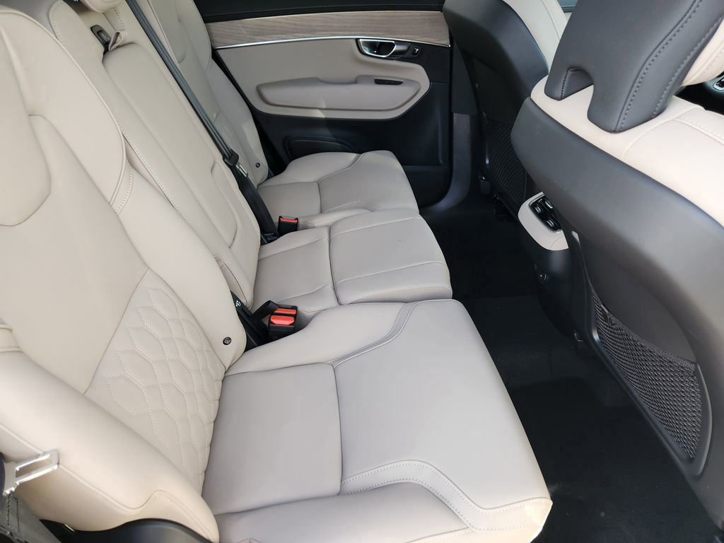New 2026 Volvo XC90 B6 Plus w/ Protection Package Premier AWD/4WD image 23