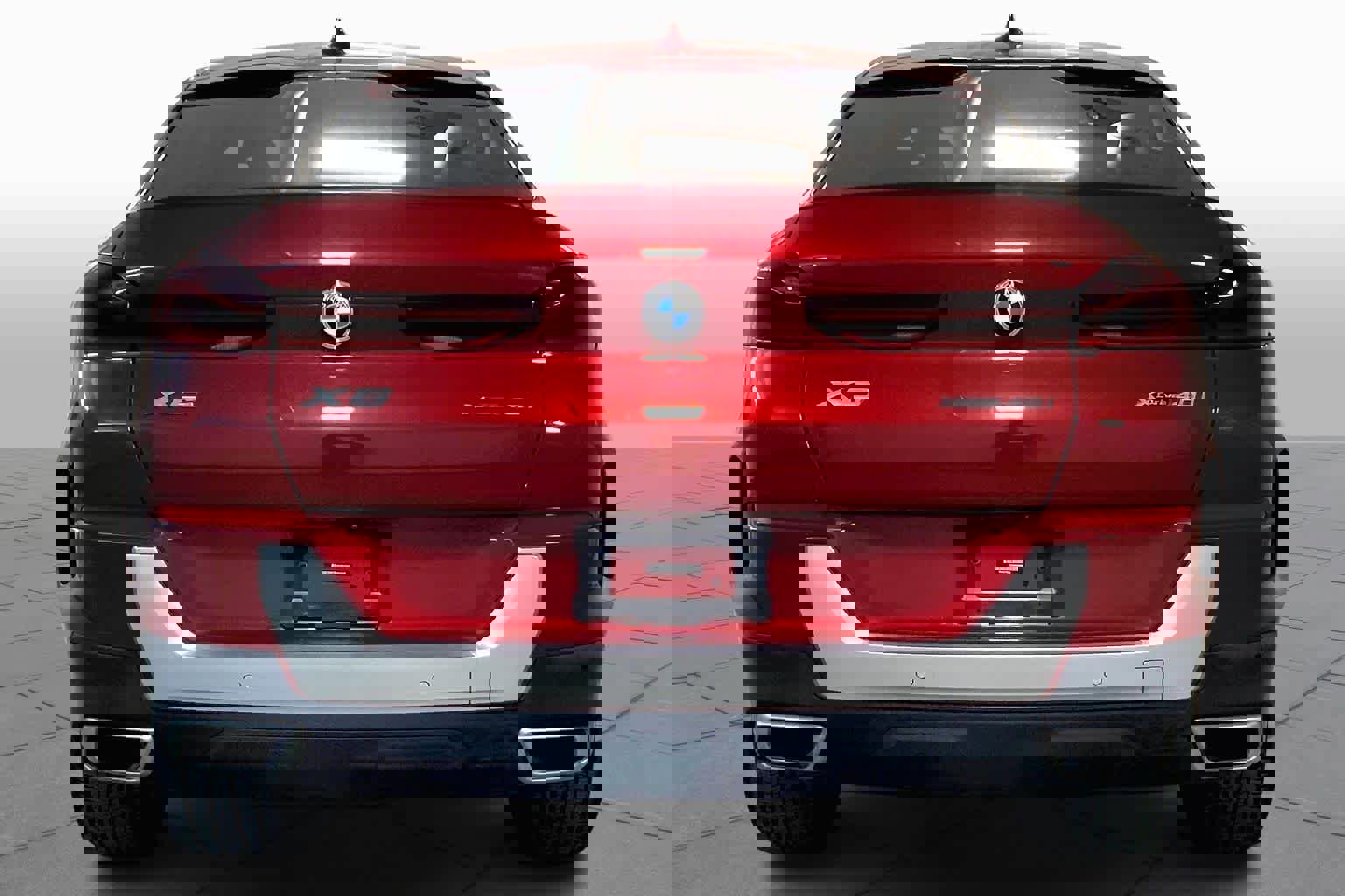 Used 2021 BMW X6 xDrive40i w/ Premium Package image 4