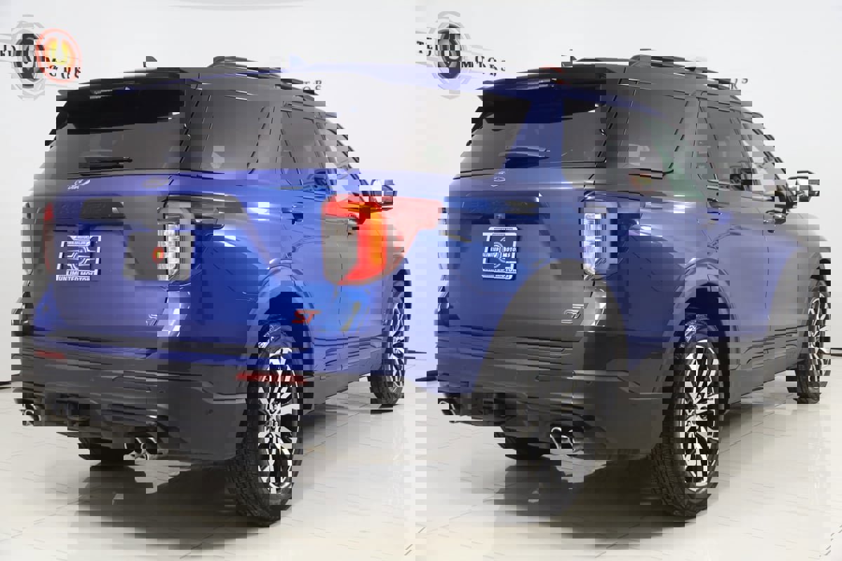 Used 2020 Ford Explorer ST w/ Premium Technology Package image 3