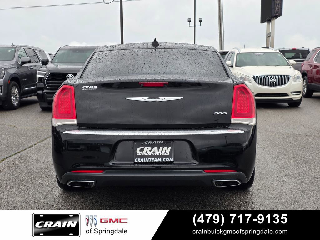 Used 2018 Chrysler 300 Limited RWD image 6