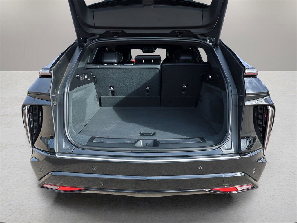 Used 2023 Cadillac Lyriq 2WD image 25