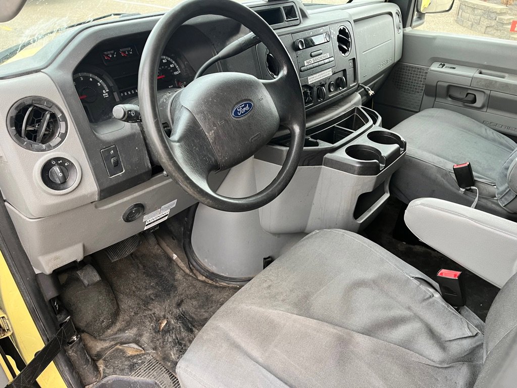Used 2019 Ford E-450 and Econoline 450 Super Duty w/ Power Windows & Locks Group image 10