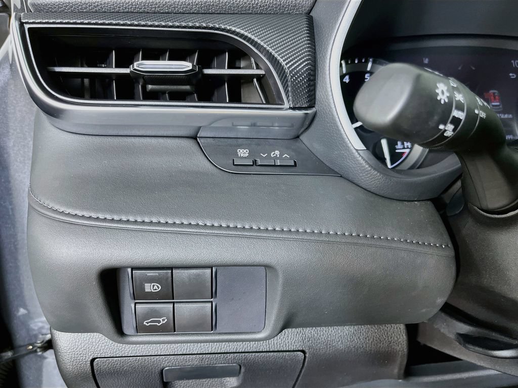 Used 2021 Toyota Highlander XSE AWD/4WD image 12