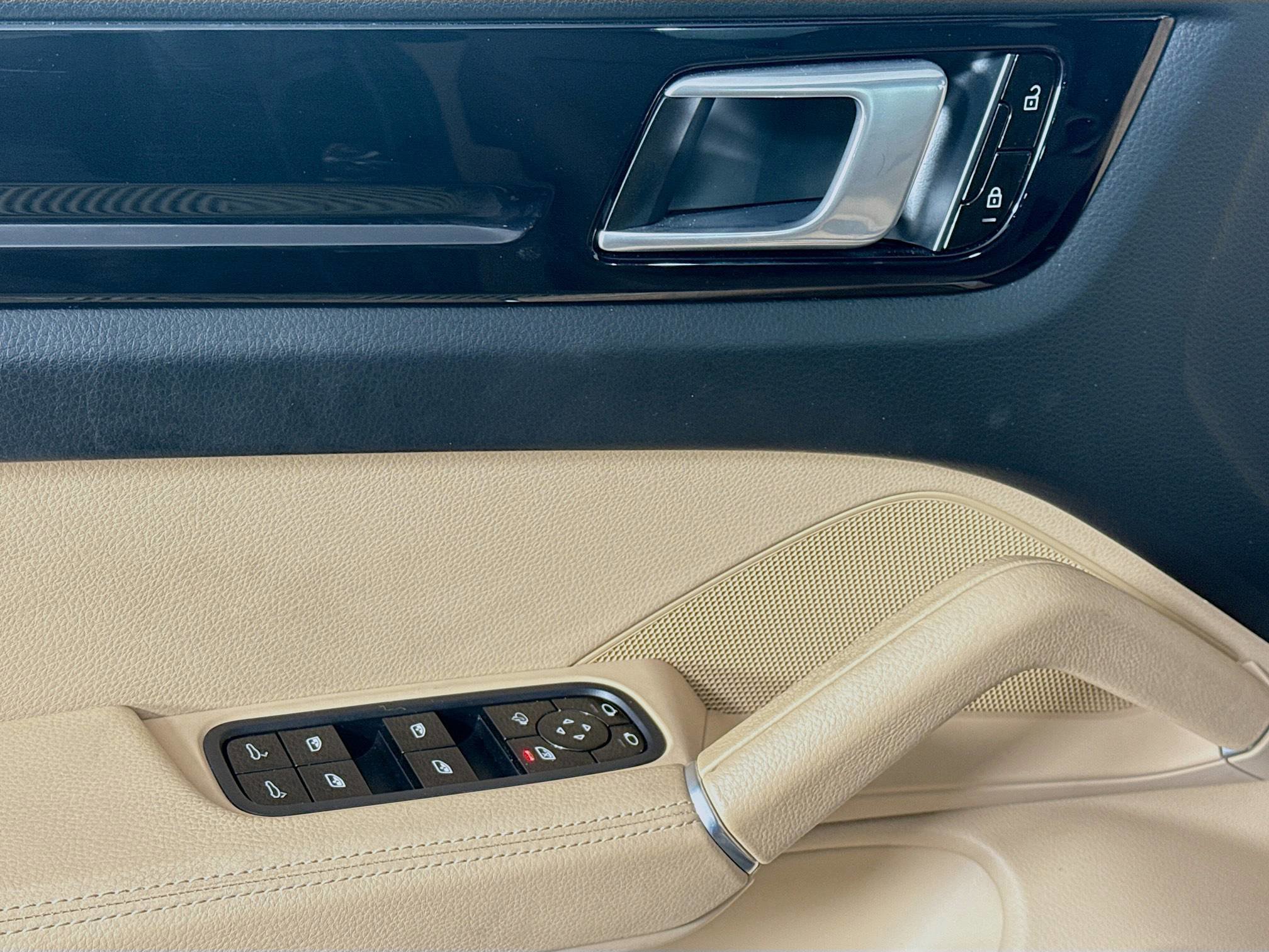 Used 2020 Porsche Cayenne image 22