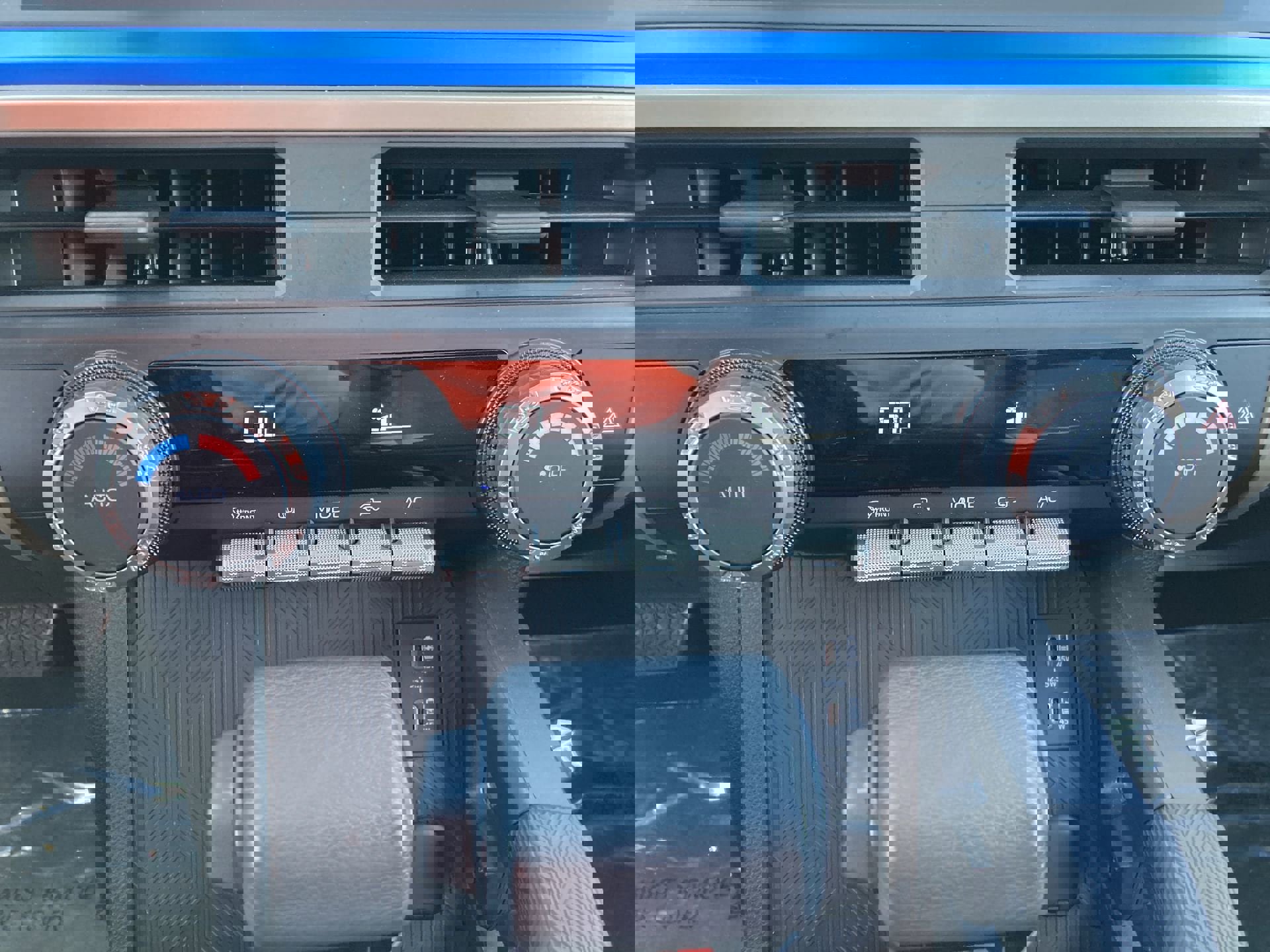 Used 2024 Toyota Tacoma PreRunner image 17