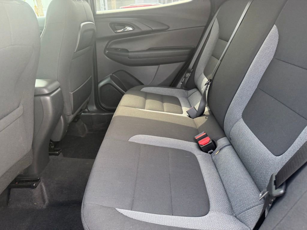 Used 2025 Chevrolet TrailBlazer LT AWD/4WD image 9
