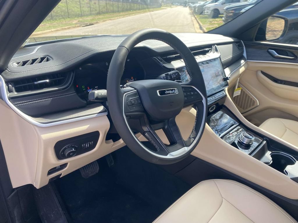 New 2026 Jeep Grand Cherokee L Limited w/ Limited Altitude Package RWD image 18