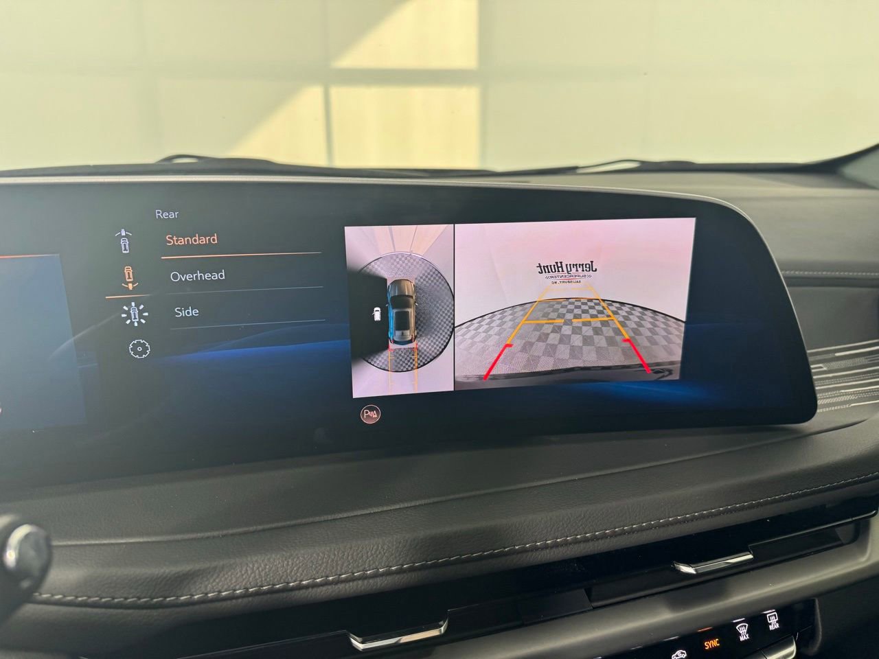 Used 2025 Cadillac XT4 Premium Luxury image 18