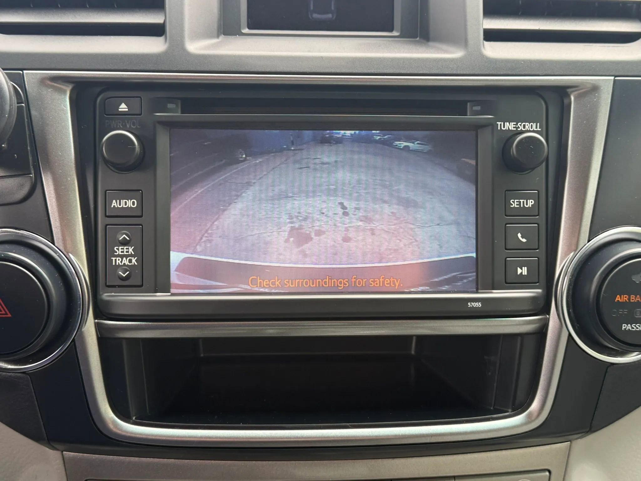 Used 2013 Toyota Highlander SE image 13