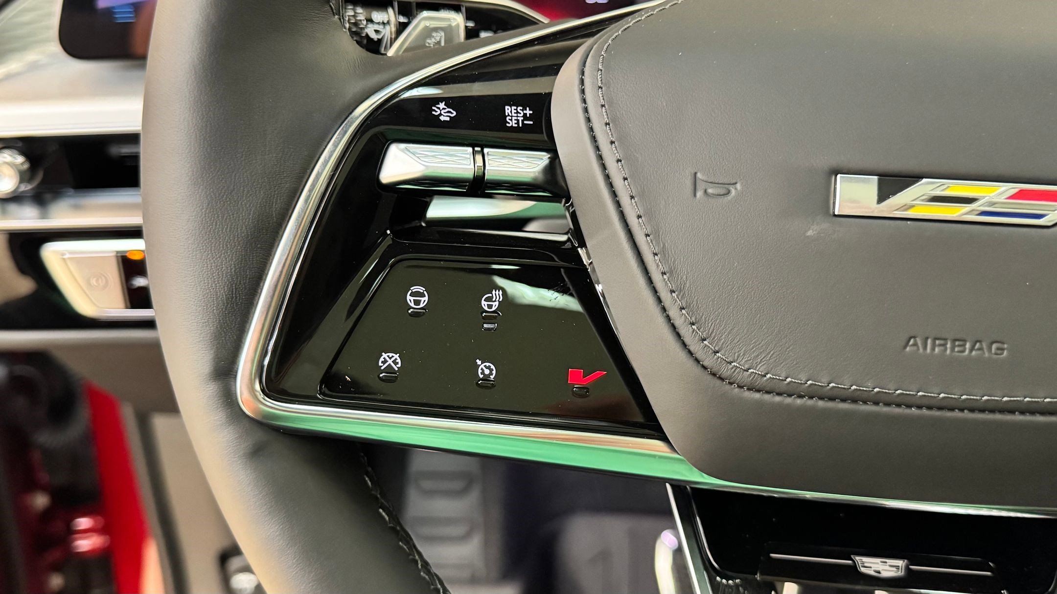 New 2026 Cadillac Lyriq V image 31