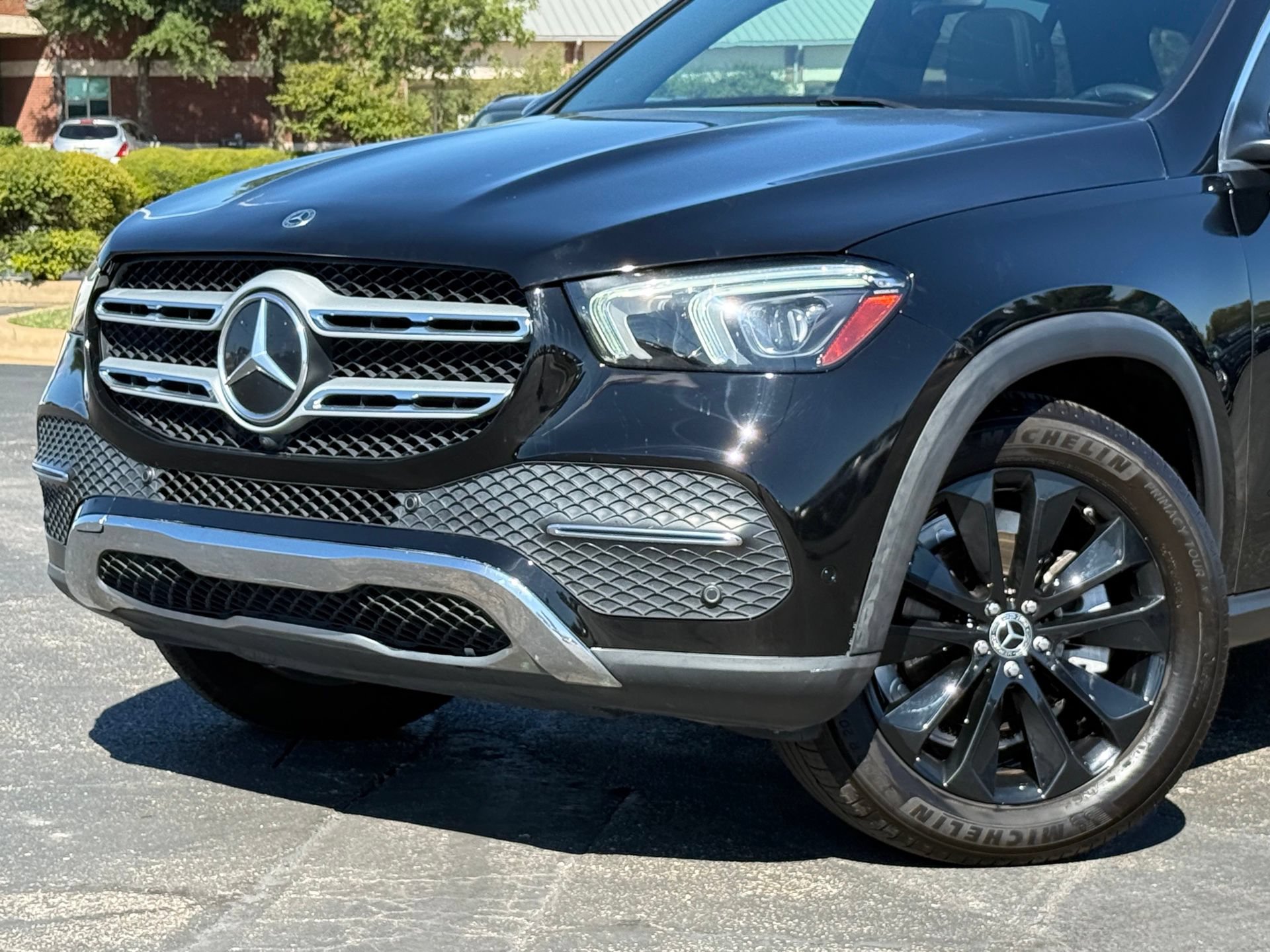 Used 2023 Mercedes-Benz GLE 350 w/ Premium Package image 2