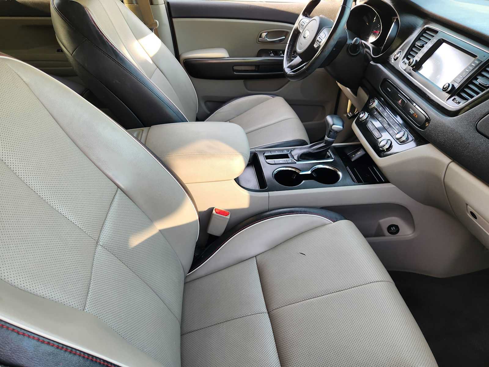 Used 2020 Kia Sedona EX FWD image 12