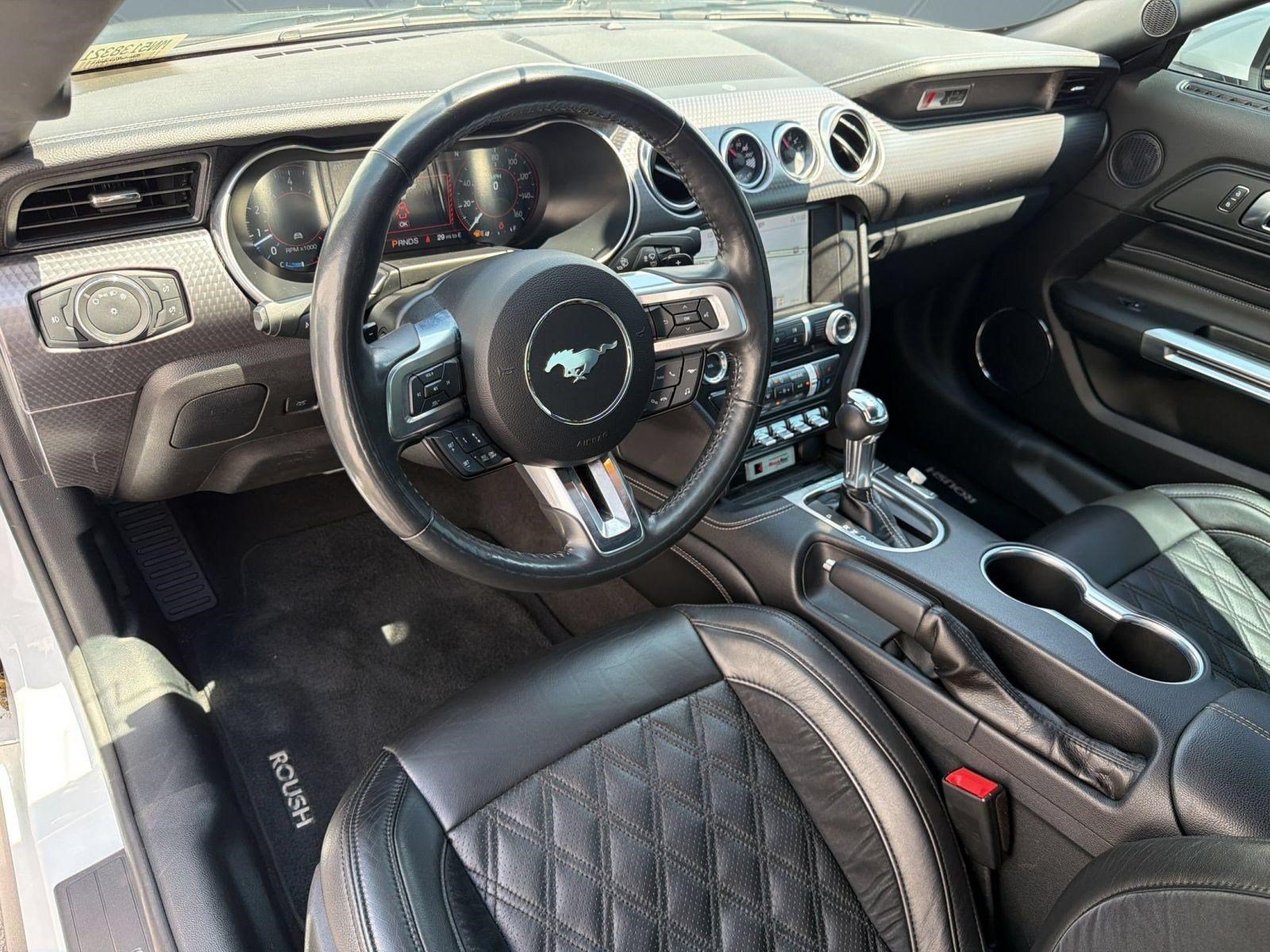 Used 2022 Ford Mustang GT Premium w/ GT Performance Package RWD image 3