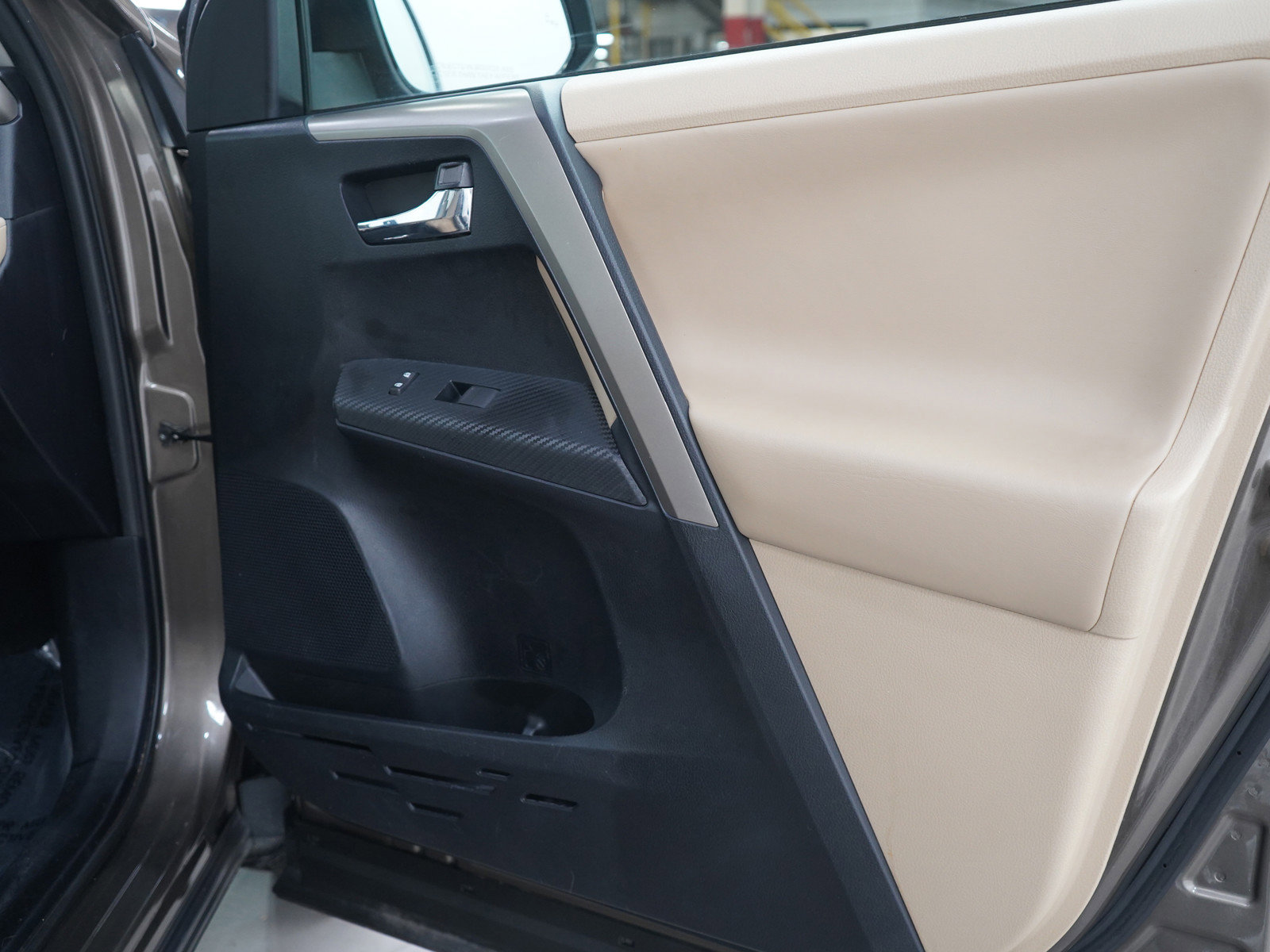 Used 2013 Toyota RAV4 Limited image 9