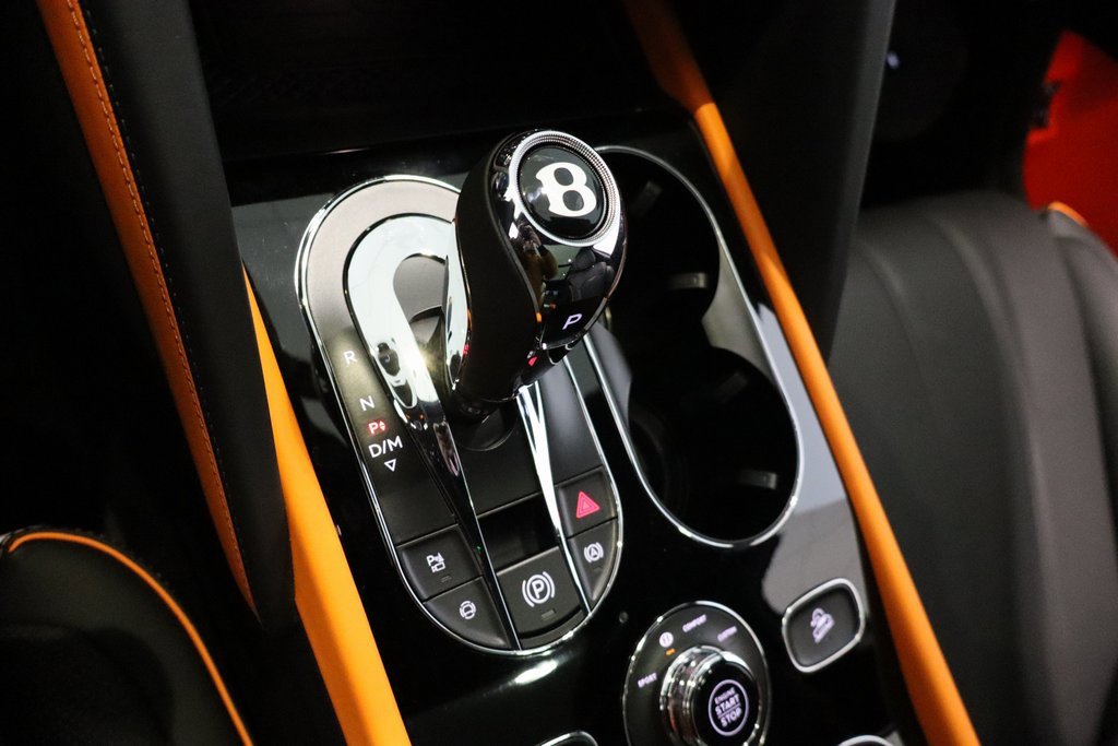 Used 2025 Bentley Bentayga image 9
