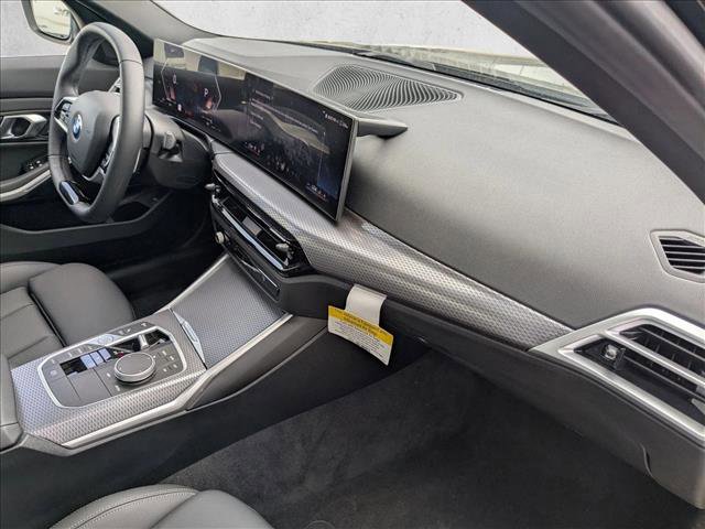 Used 2025 BMW 330i xDrive Sedan AWD/4WD image 19
