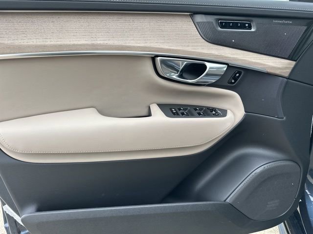New 2026 Volvo XC90 B5 Plus w/ Protection Package Premier image 12