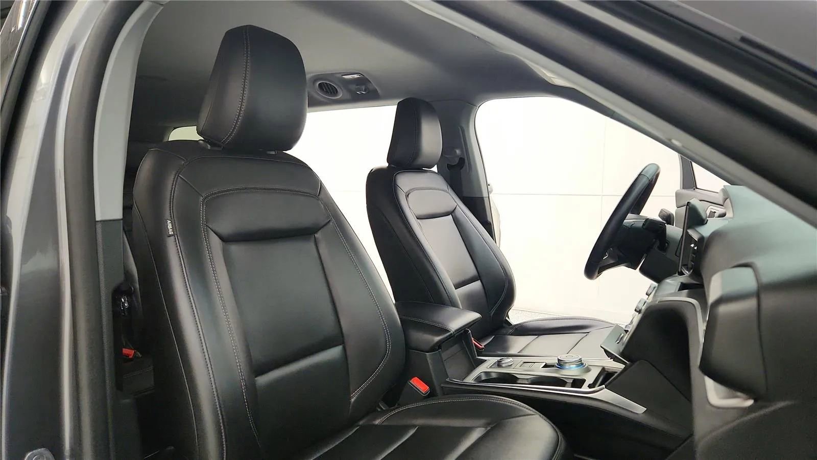 Used 2023 Ford Explorer XLT w/ Equipment Group 202A image 42