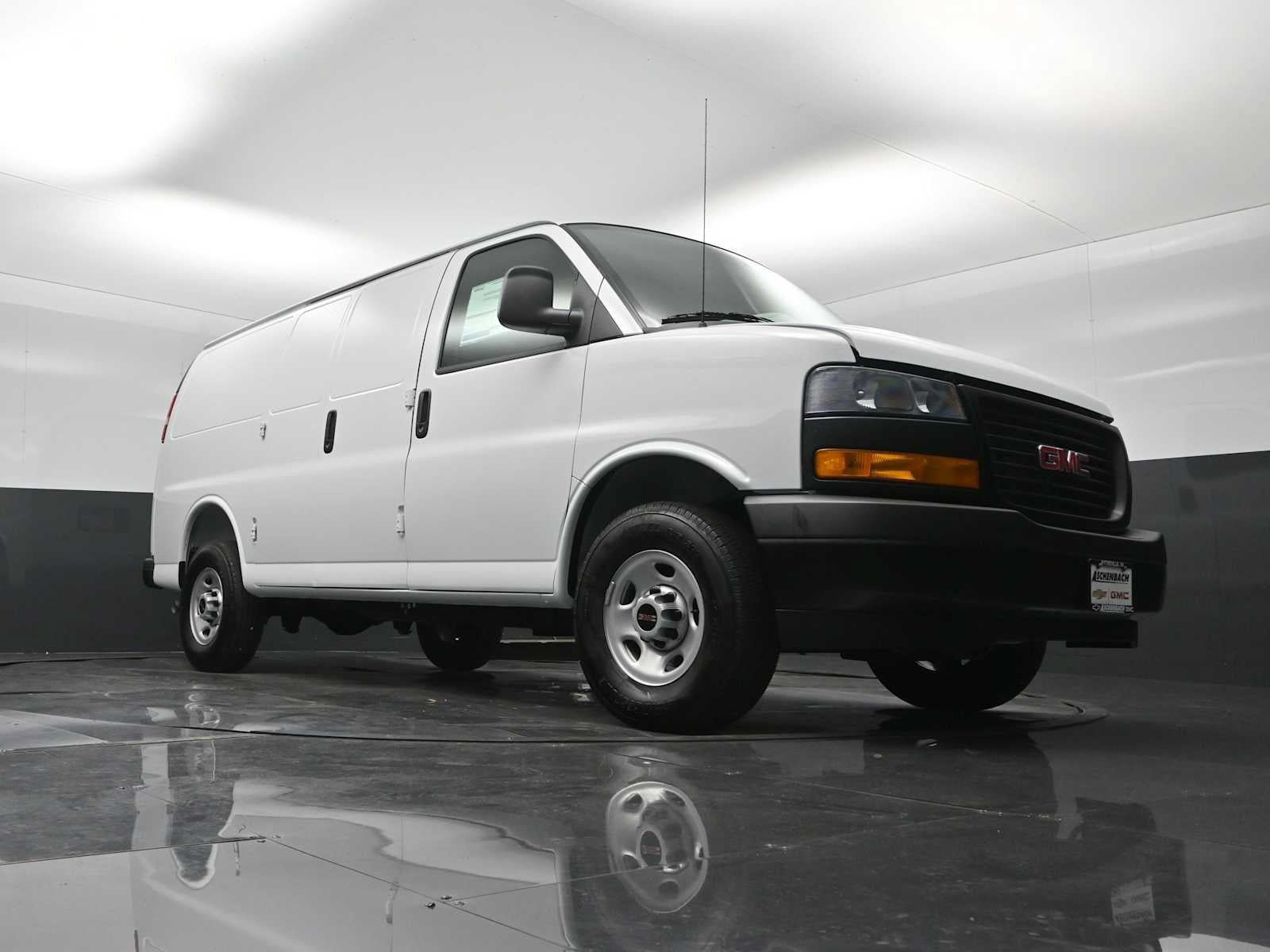 New 2026 GMC Savana 3500 w/ Driver Convenience Package RWD image 18