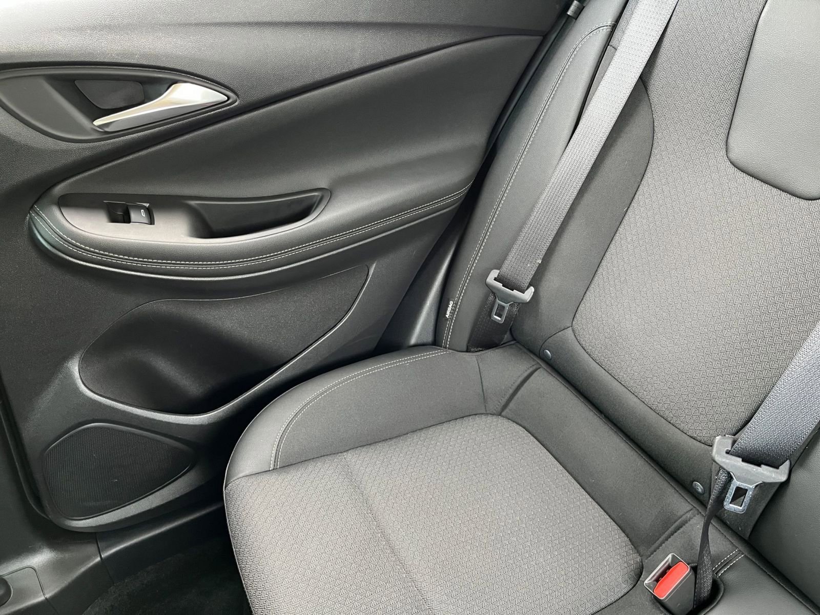 Used 2025 Buick Encore GX Preferred image 39