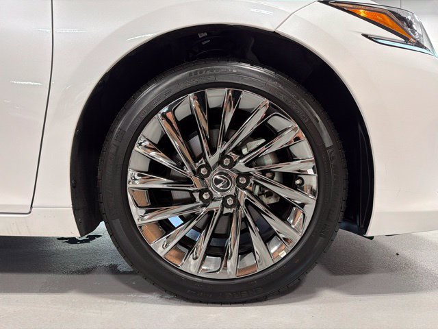 Used 2025 Lexus ES 300h w/ Technology Package FWD image 33