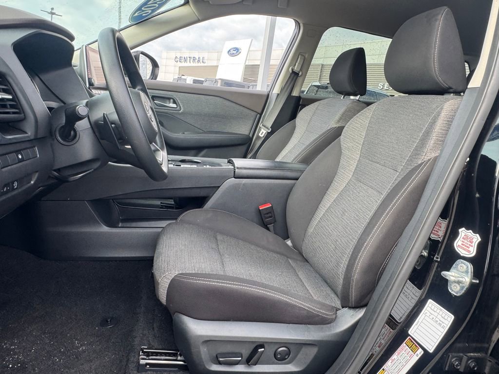 Used 2023 Nissan Rogue SV FWD image 15