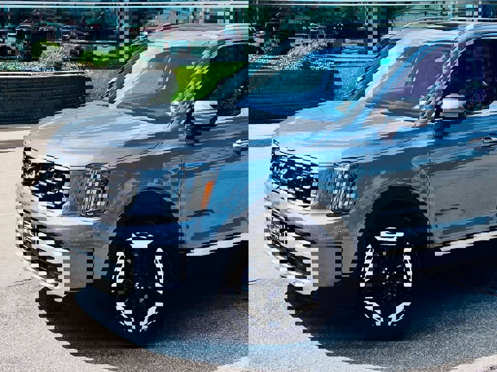 Used 2025 Kia Telluride S AWD/4WD image 2