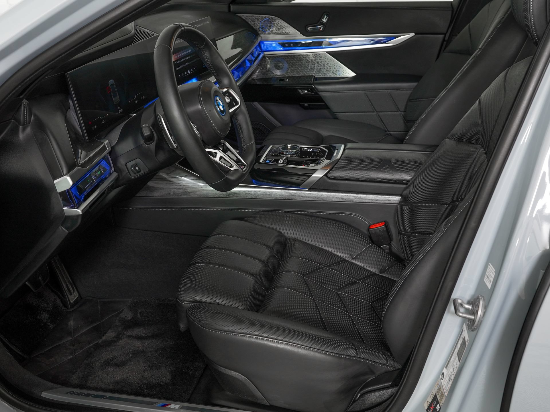Used 2023 BMW i7 xDrive60 AWD/4WD image 15