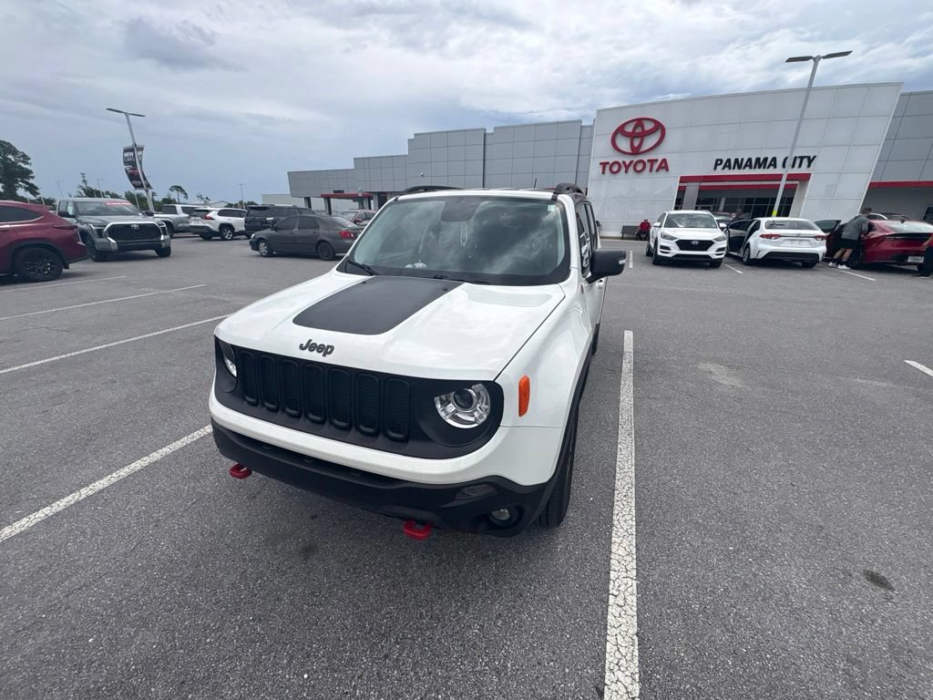 Used 2017 Jeep Renegade Trailhawk AWD/4WD image 8