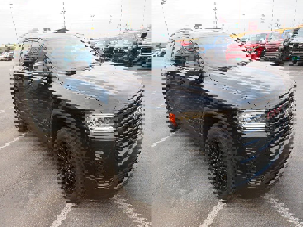 Used 2023 GMC Acadia SLE w/ Driver Convenience Package image 7