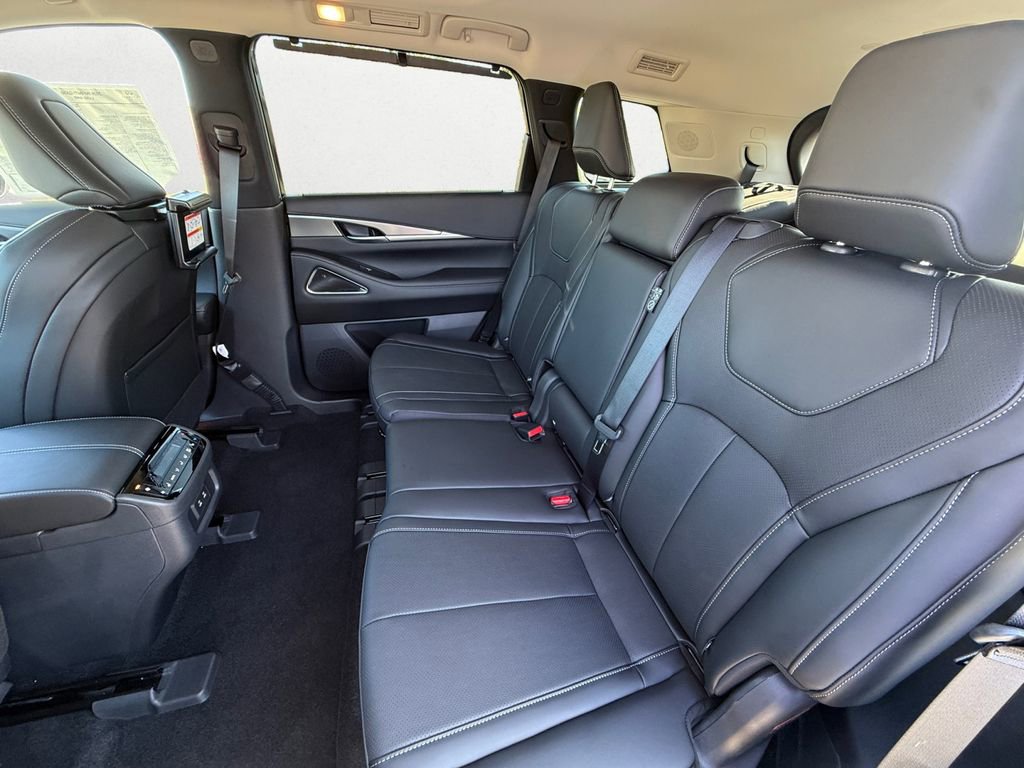 Certified 2026 INFINITI QX60 Luxe w/ Family Package image 11