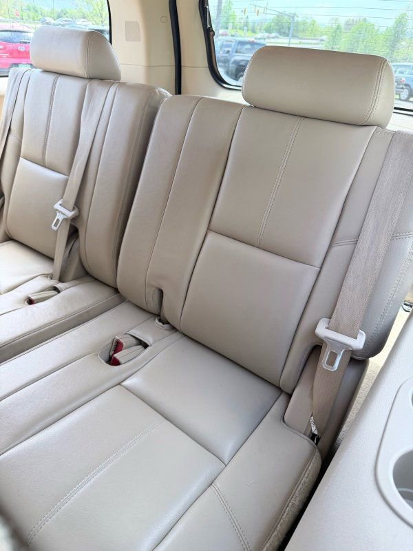 Used 2013 Chevrolet Suburban LT image 11