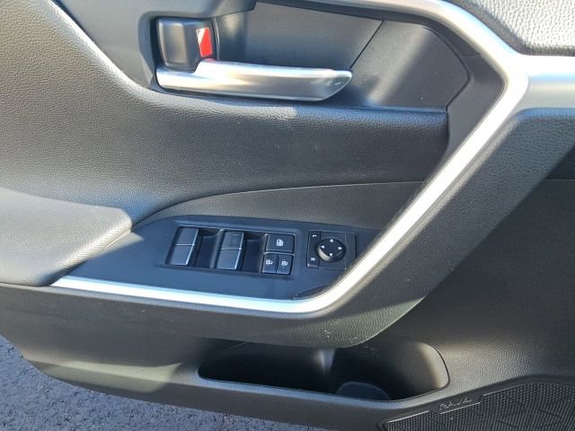 Used 2020 Toyota RAV4 XSE w/ XSE Grade Weather Package image 29