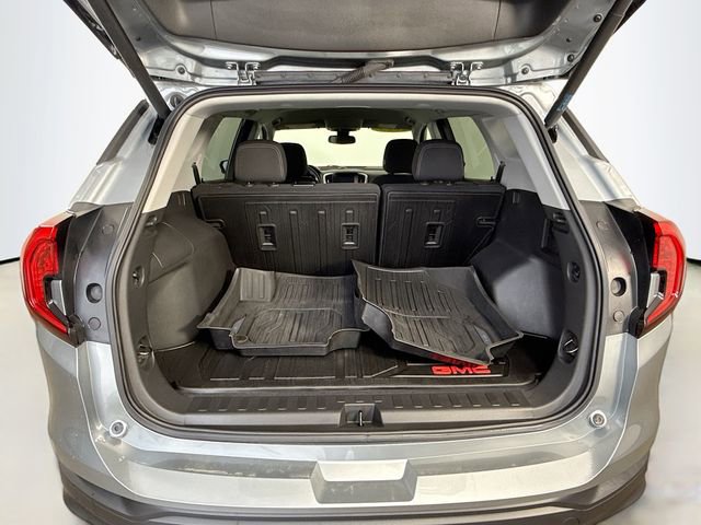 Used 2023 GMC Terrain SLE w/ Driver Convenience Package FWD image 23
