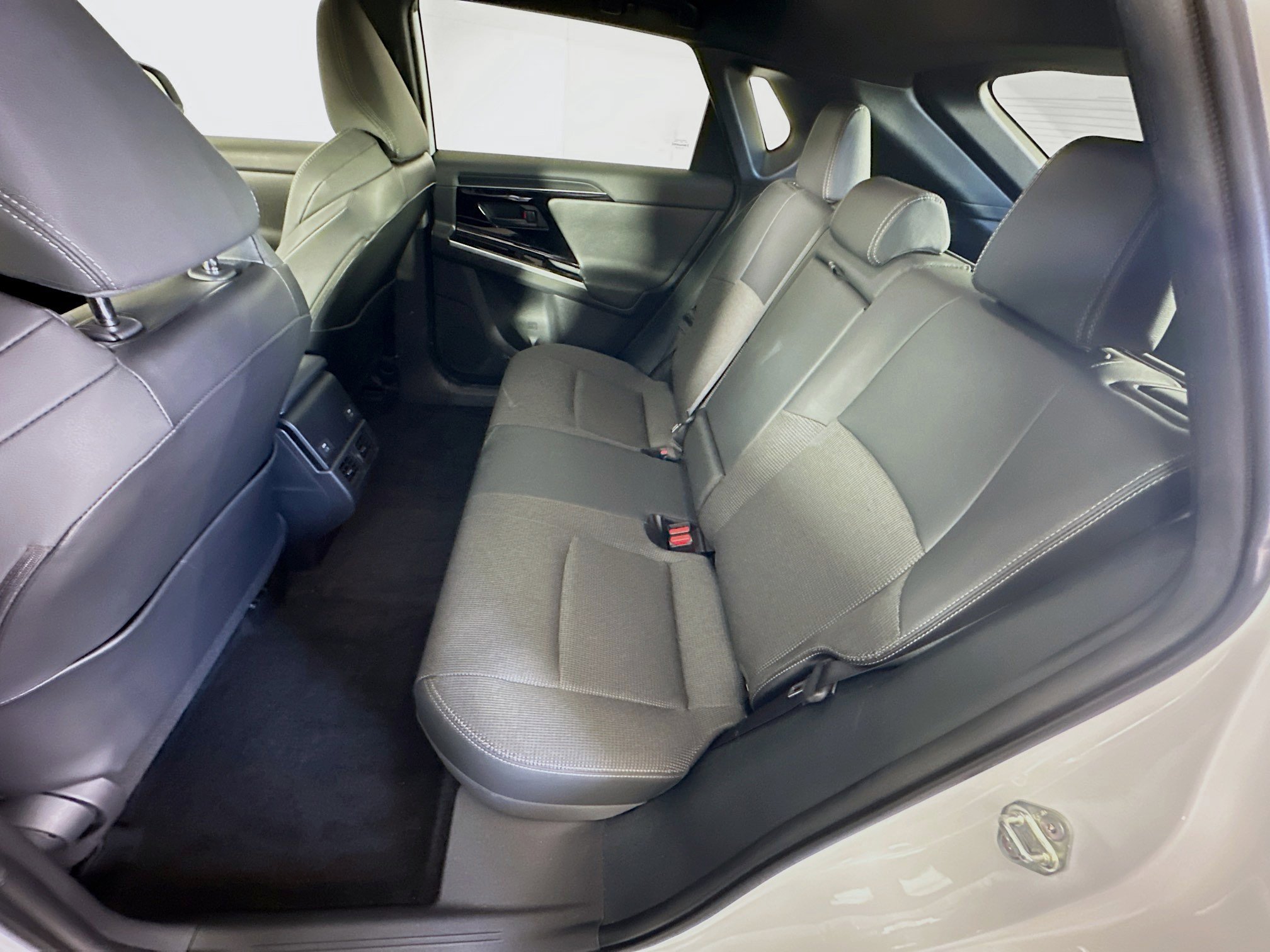 Used 2023 Toyota bZ4X XLE w/ Weather Package FWD image 29