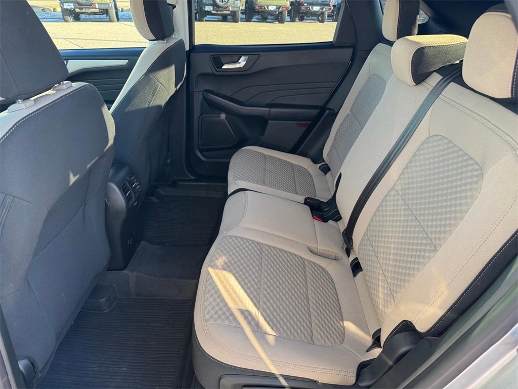 Used 2021 Ford Escape SE w/ Cold Weather Package image 8
