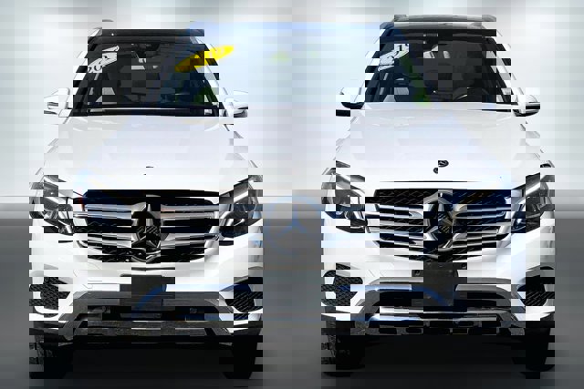 Used 2019 Mercedes-Benz GLC 300 4MATIC image 2