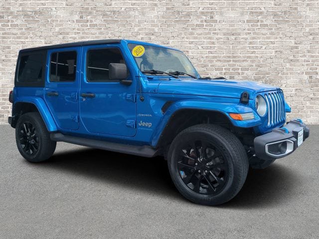 Used 2023 Jeep Wrangler Unlimited Sahara w/ Cold Weather Group AWD/4WD image 1