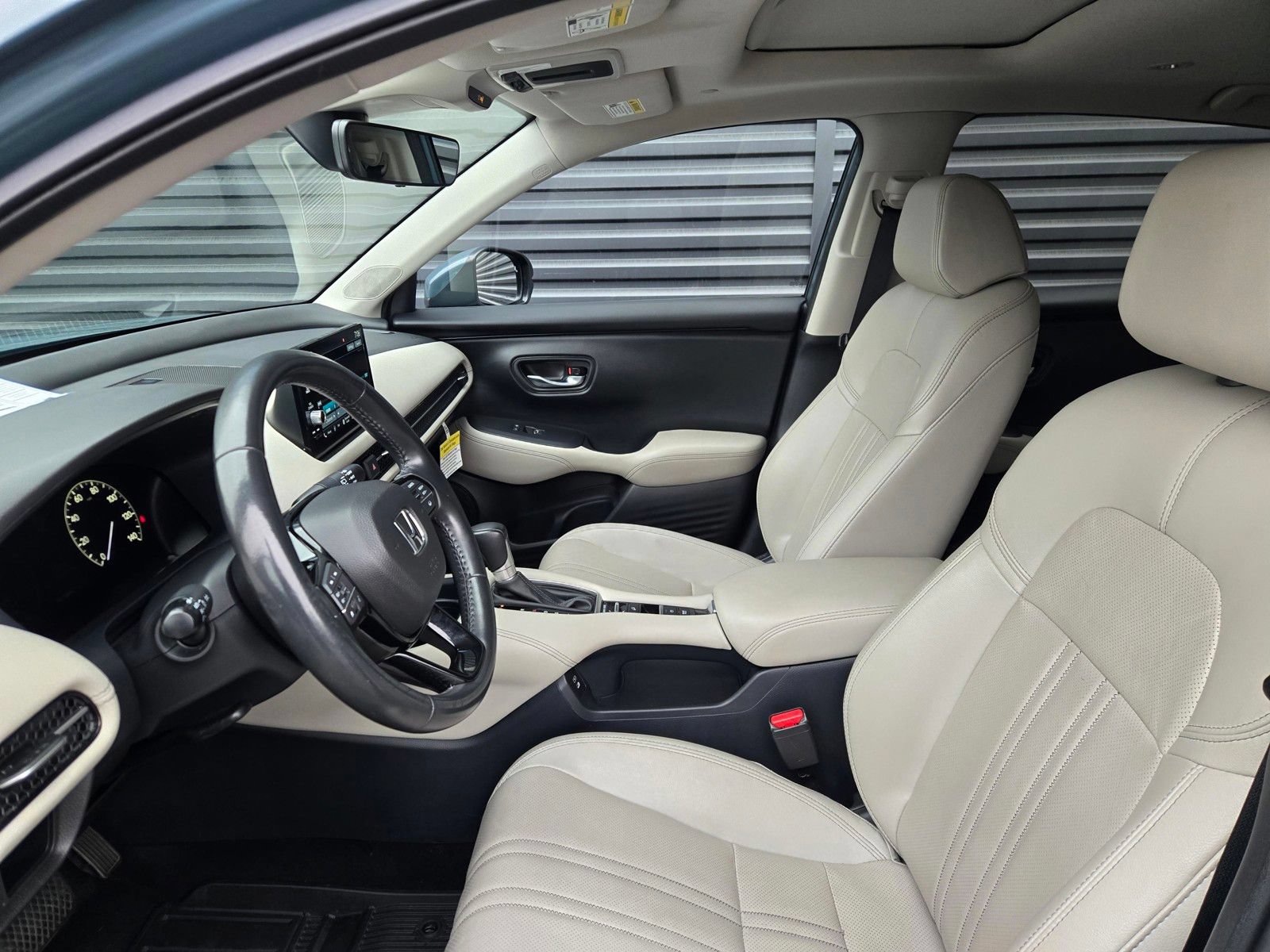 Used 2024 Honda HR-V EX-L image 26
