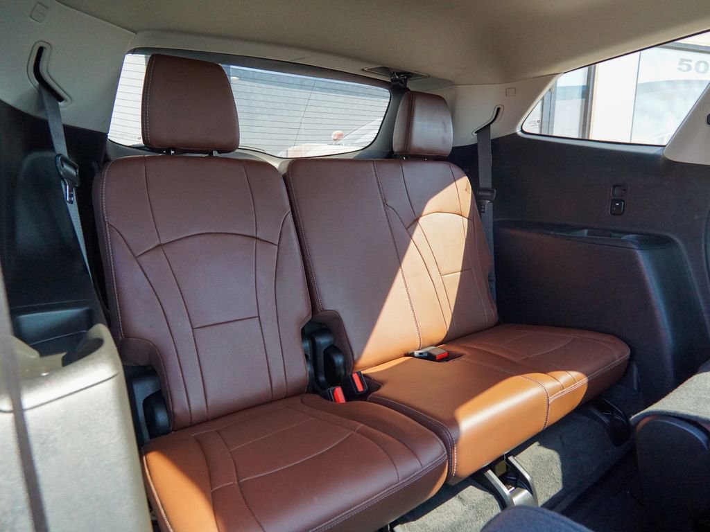 Used 2019 Buick Enclave Avenir w/ Avenir Technology Package AWD/4WD image 39