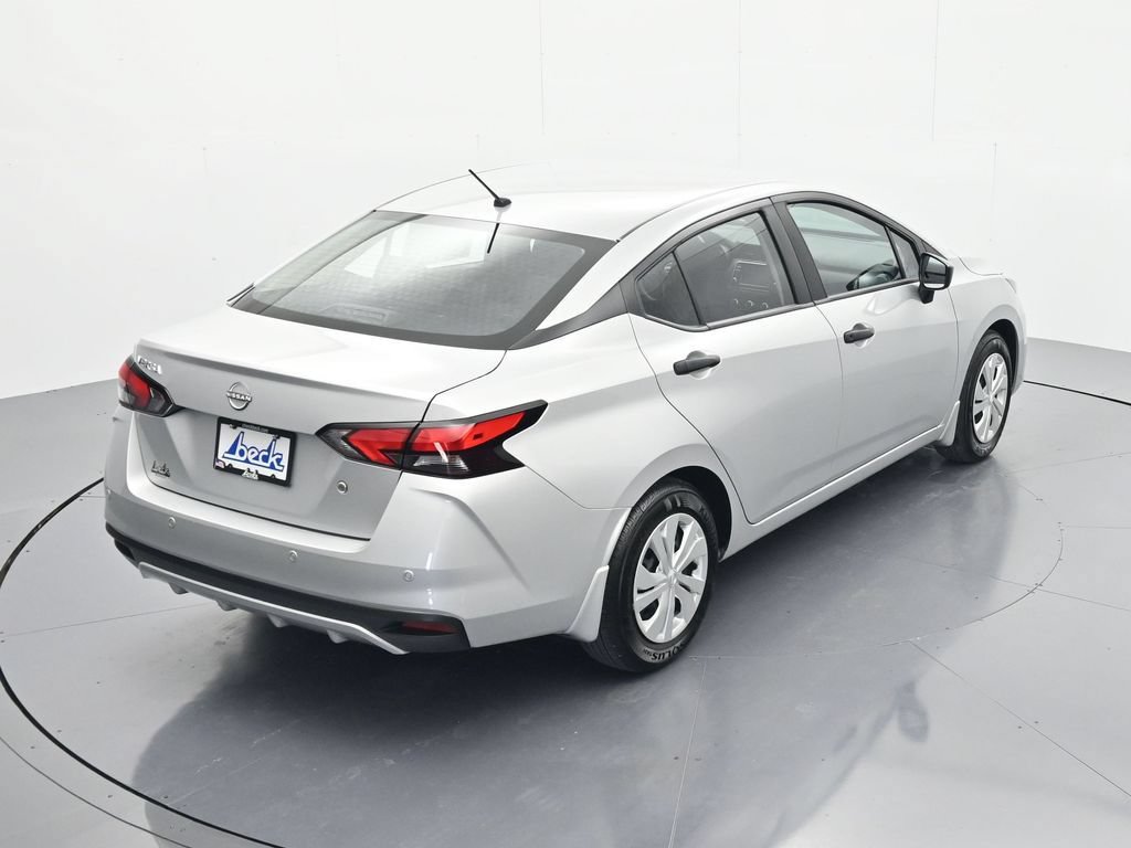 Used 2025 Nissan Versa S FWD image 32