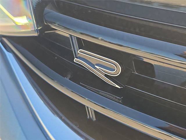 Used 2023 Volkswagen Tiguan SE R-Line image 3