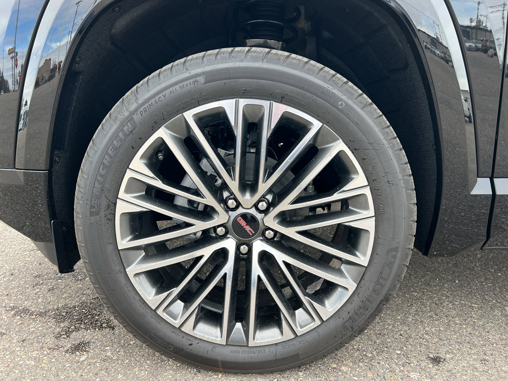 New 2026 GMC Terrain Denali w/ LPO, Black Badging Package image 14