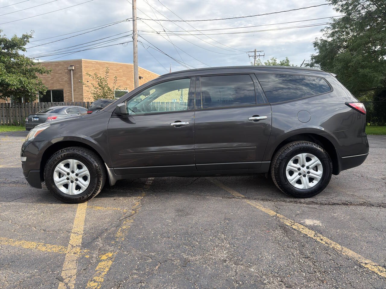 Used 2016 Chevrolet Traverse LS FWD image 3