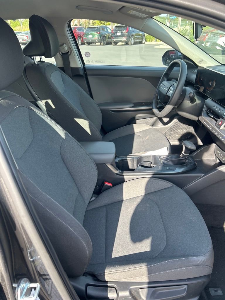Used 2025 Kia K4 FWD image 11