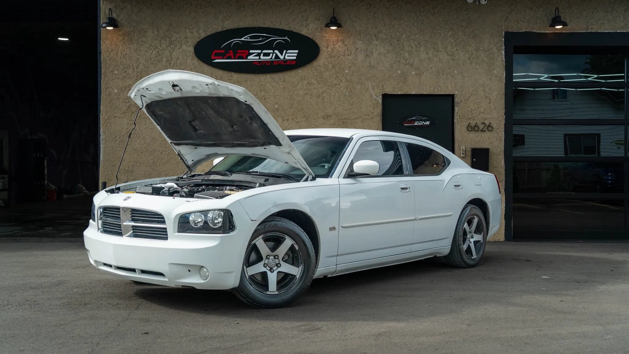 Used 2010 Dodge Charger SXT RWD image 11