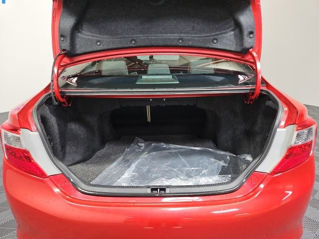 Used 2014 Toyota Camry LE image 11