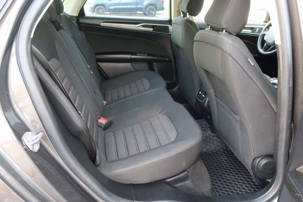 Used 2020 Ford Fusion SE image 33